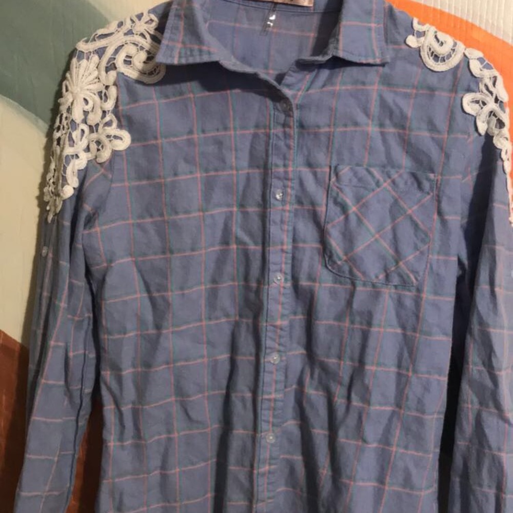 Beautiful lace shoulder flannel